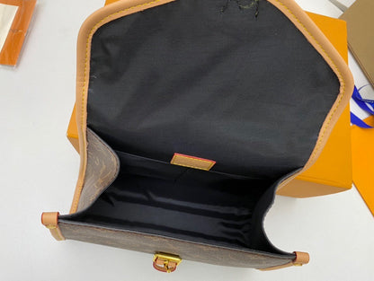 LV Nicolas Ghesquière lvy Bag