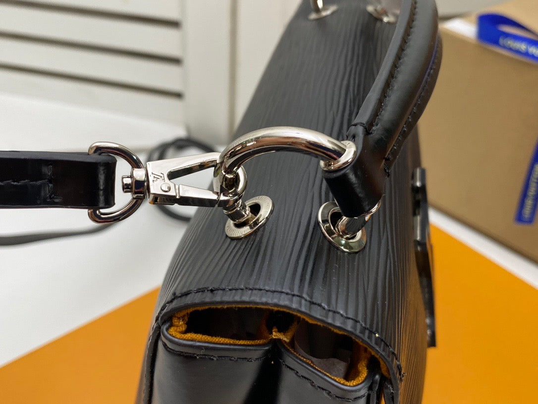 LV Pochette Grenelle Epi Bag