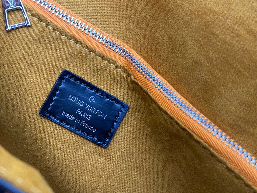 LV Pochette Grenelle Epi Bag