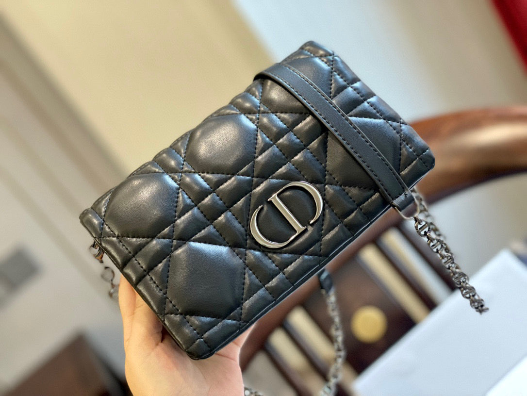 Dior 22S Caro Chain Bag