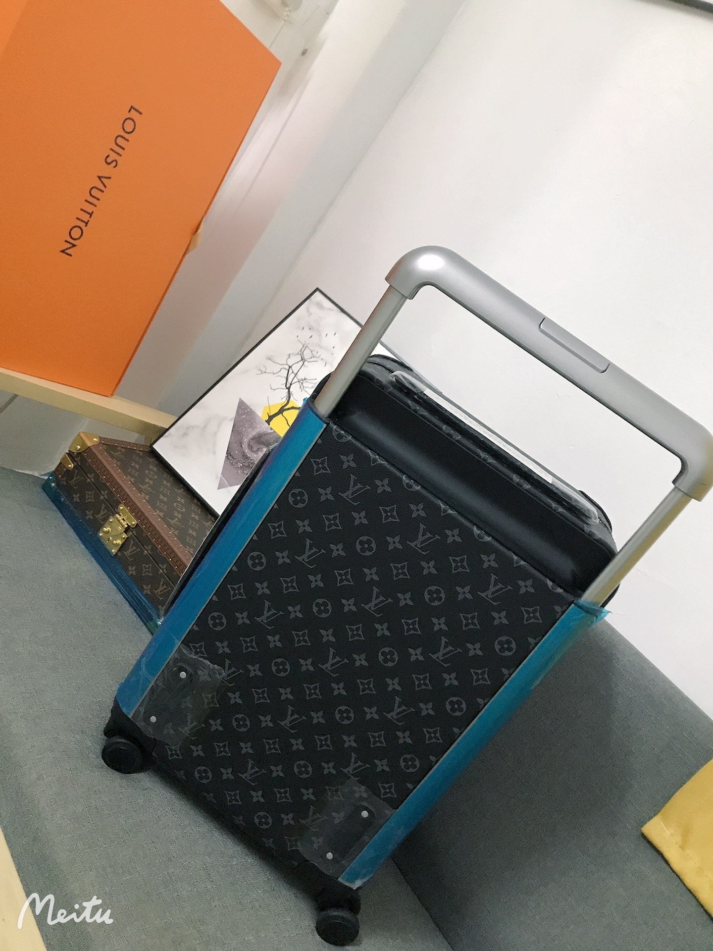 LV Horizon Luggage