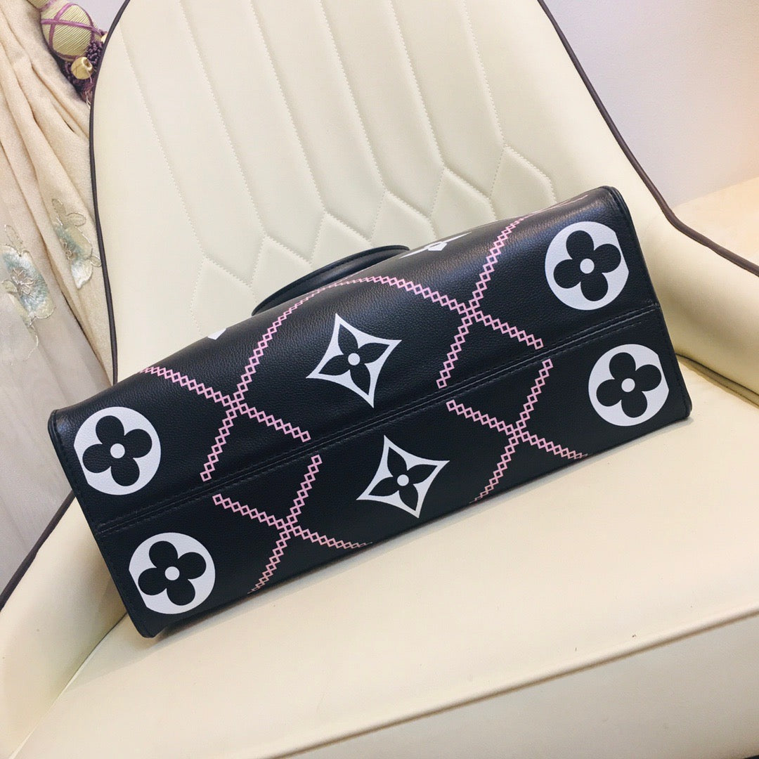 LV ONTHEGO Black Bag