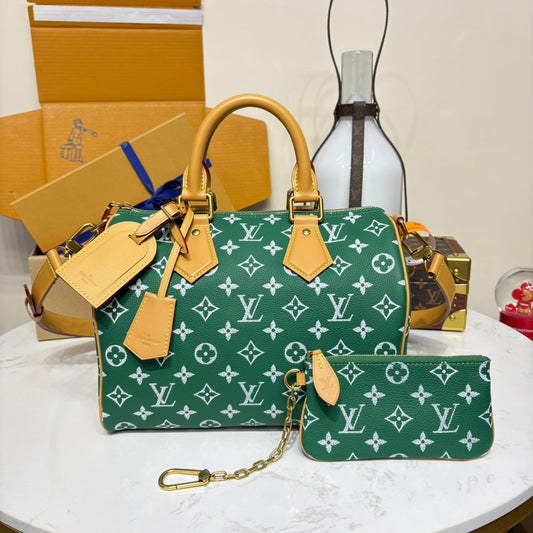 Louis Vuitton Speedy Bandoulière 30 Bag Green