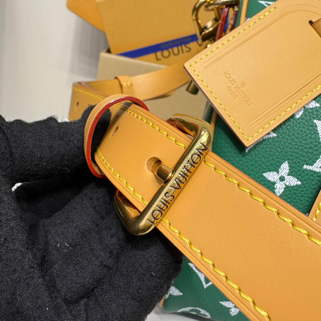 Louis Vuitton Speedy Bandoulière 30 Bag Green