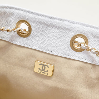Chanel Hobo 25c White Handbag